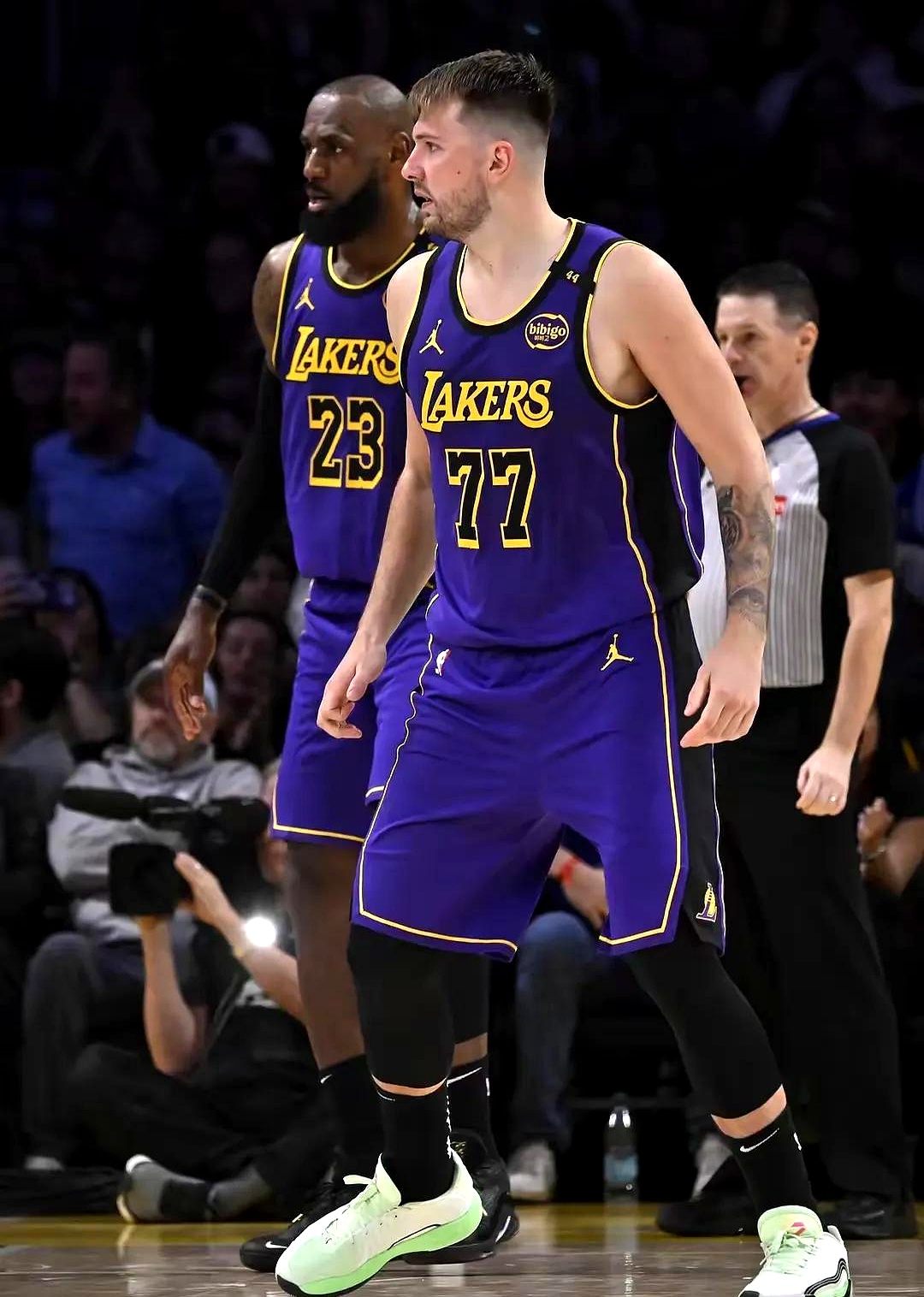 包含湖人遭遇失利，詹皇全场发挥犹如神助攻仍不够的词条