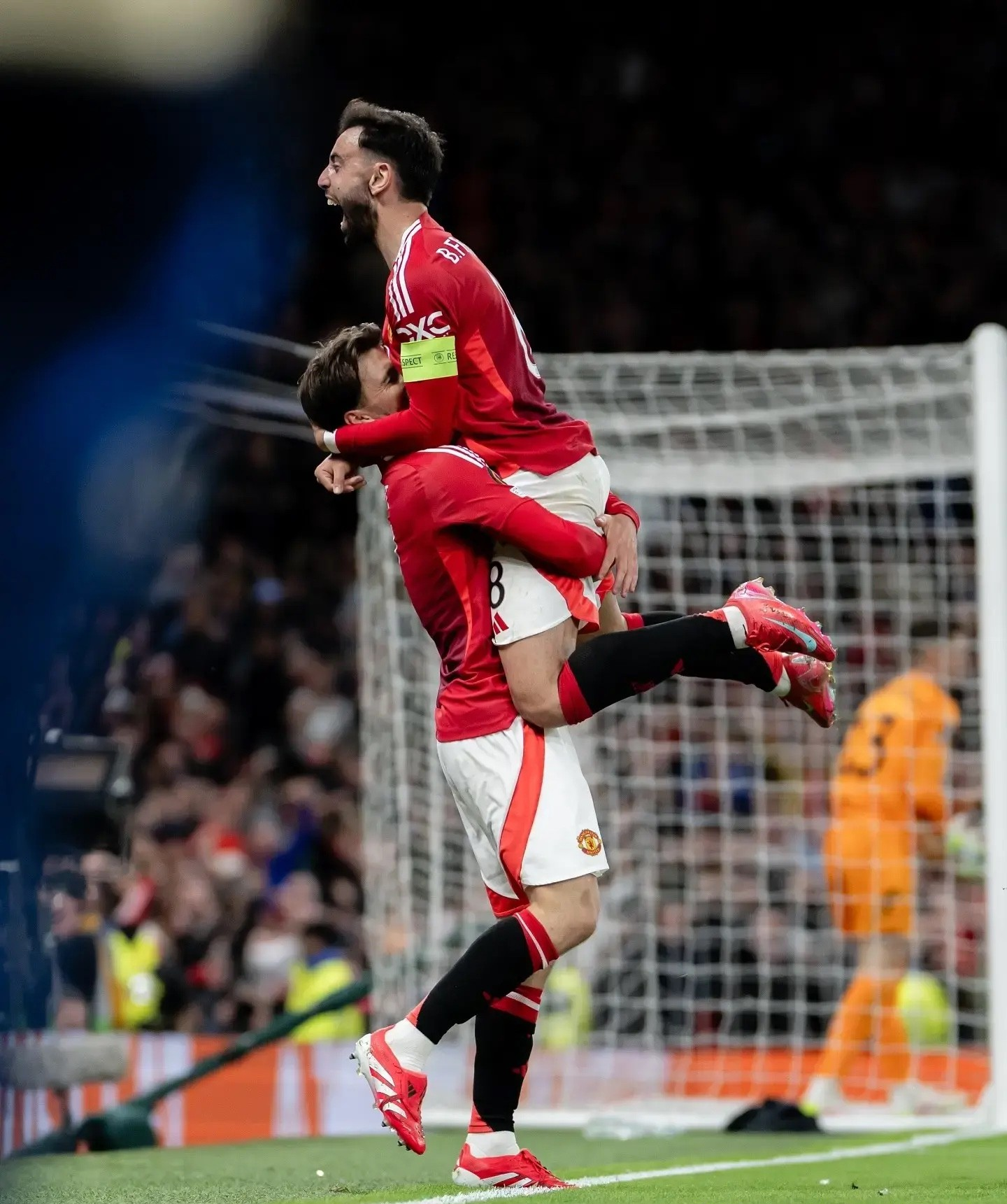 关于曼联两球落后扳平，与热刺战成平局的信息