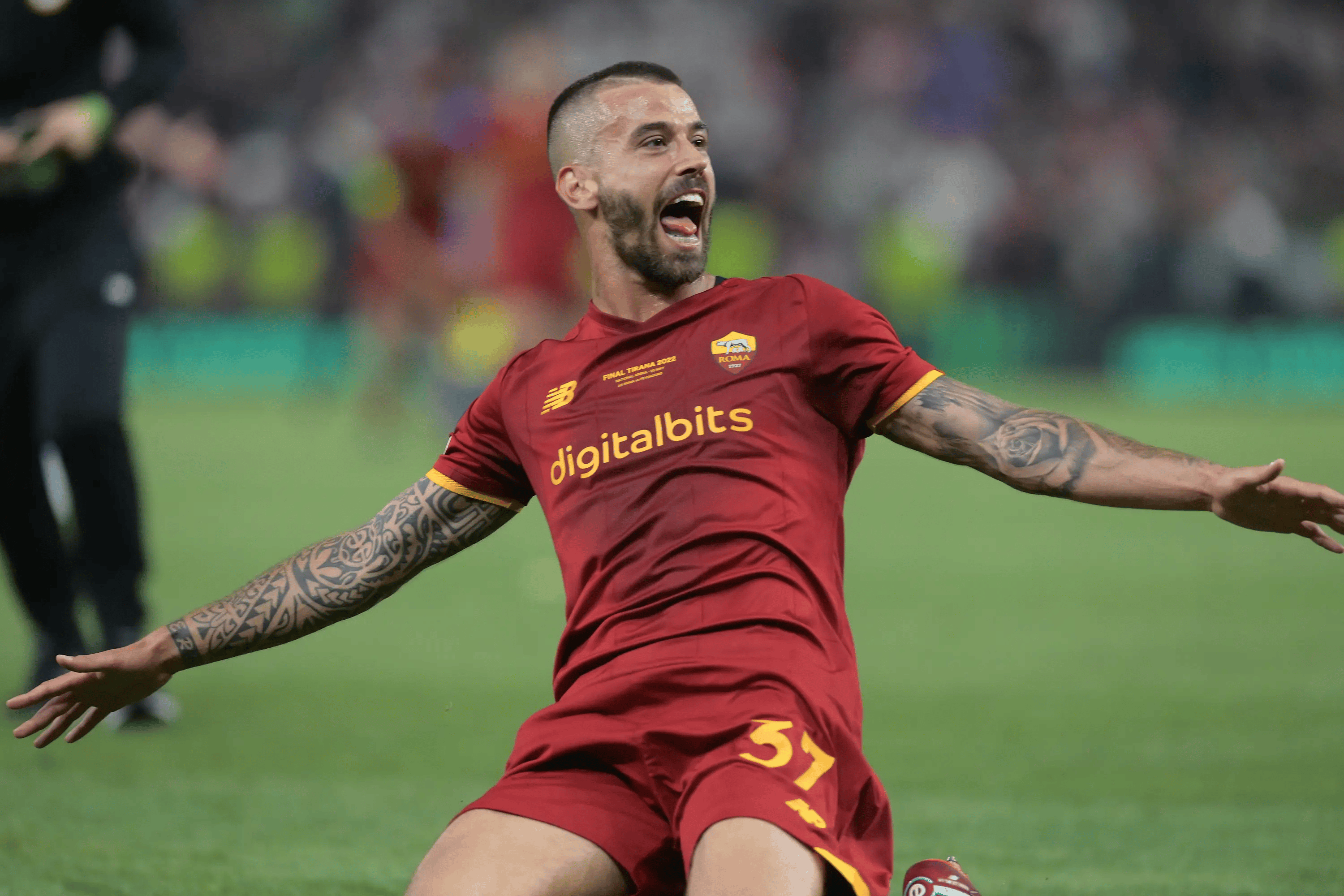 包含罗马主场大胜，稳居意甲前四的词条