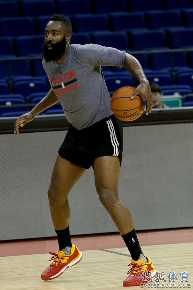 重庆力帆集中备战新季，全队士气高昂备受瞩目