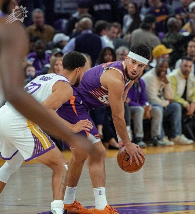 包含激烈比拼中的战术配合展现出色的词条 包含激烈比拼中的战术配合展现出色的词条