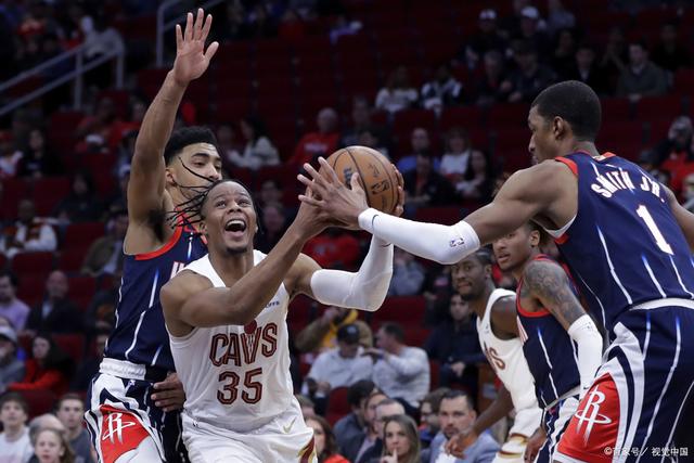 关于热火横扫雄鹿,詹姆斯扛起全队的信息 关于热火横扫雄鹿,詹姆斯扛起全队的信息