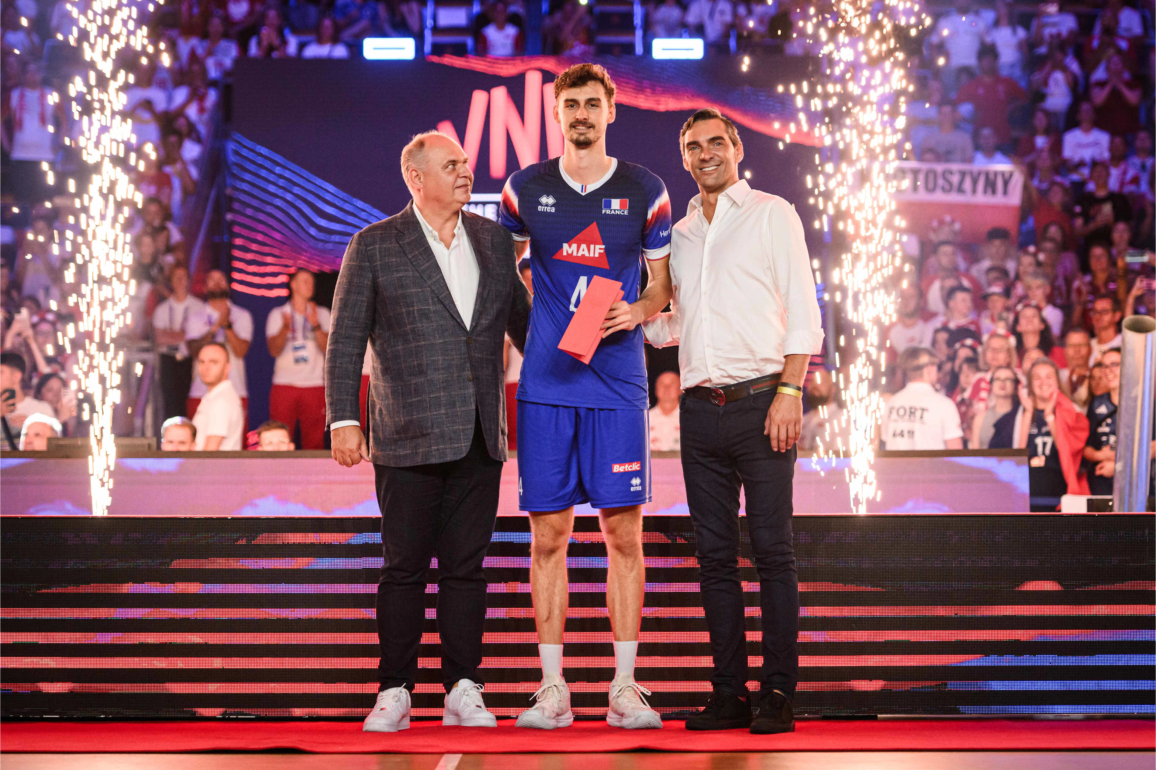 关于法国队翻盘波兰队,波尔统治全场的信息 关于法国队翻盘波兰队,波尔统治全场的信息