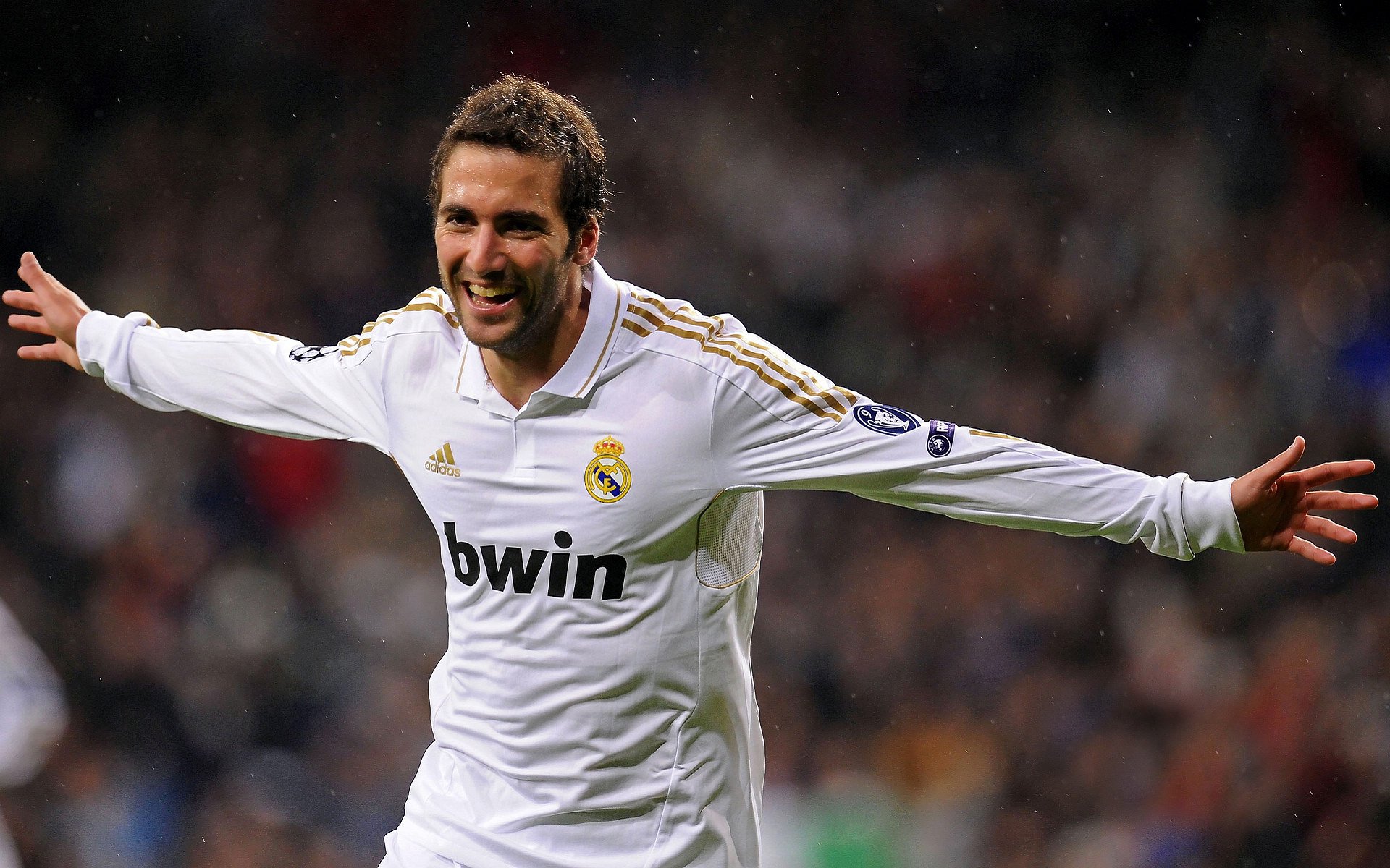 舞台越大越强,F1年度争冠之夜与东契奇的竞技哲学