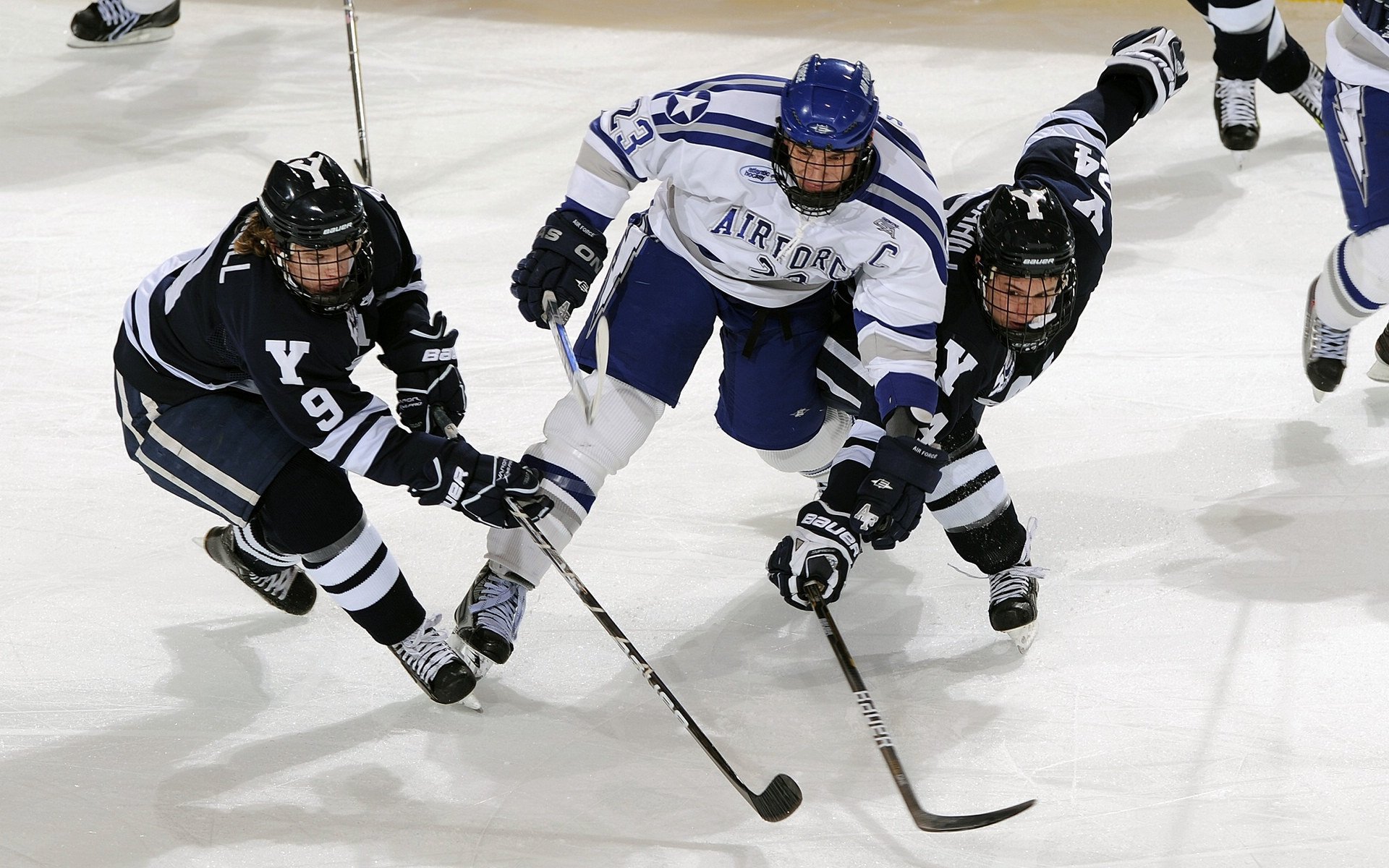 拉文存在感拉满，尼克斯争冠战击落老鹰