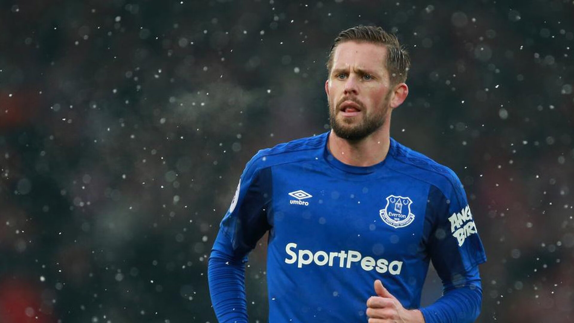 赛道上的艺术，阿什拉夫如何用惊艳表现定义F1年度争冠之夜